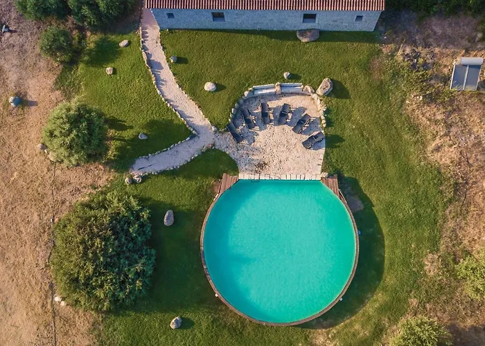 D Pietraia 11b Trilo Apart Otel Badesi